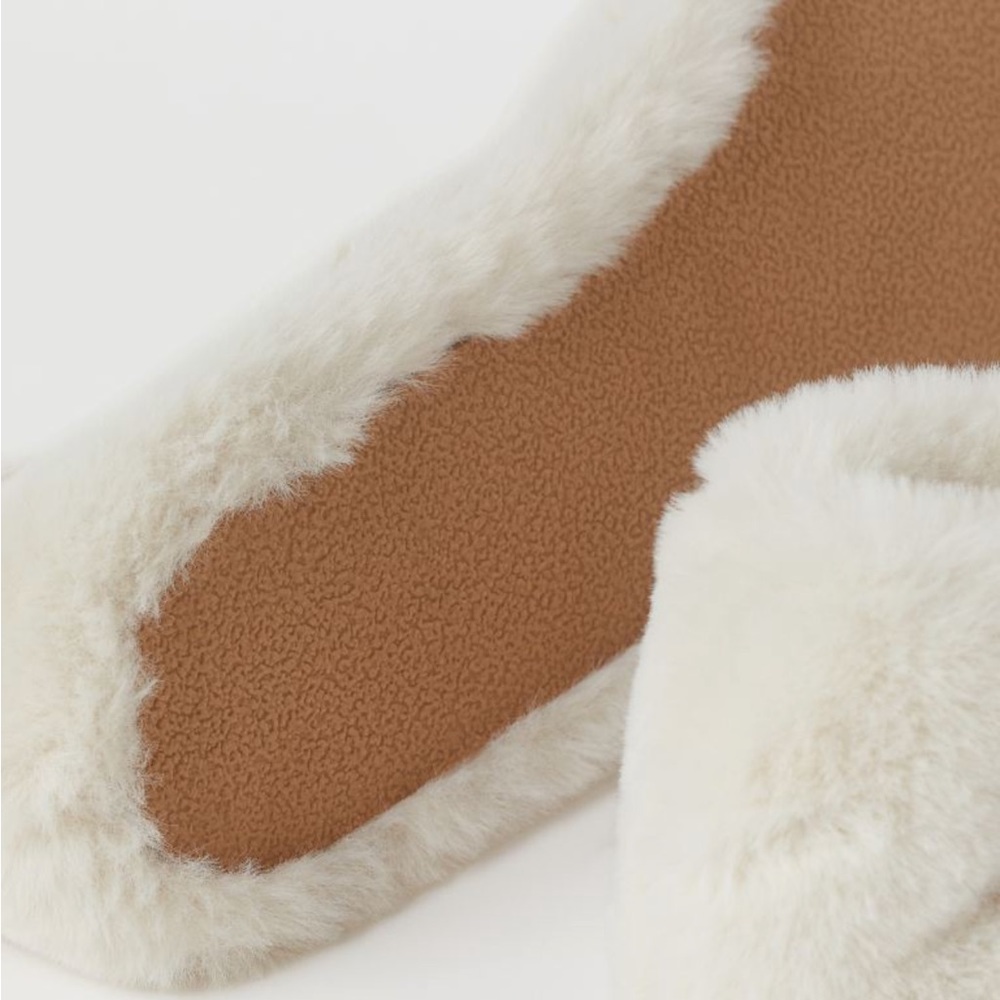 H&M Slippers - Picture 6 of 6